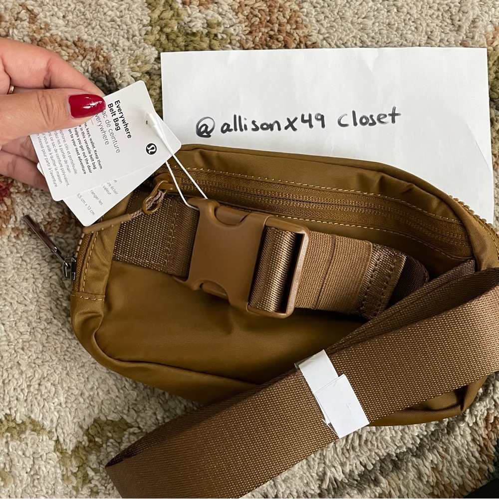 🍁Burnt Camel🍁 Lululemon Everywhere Belt Bag - Picture 3 of 12